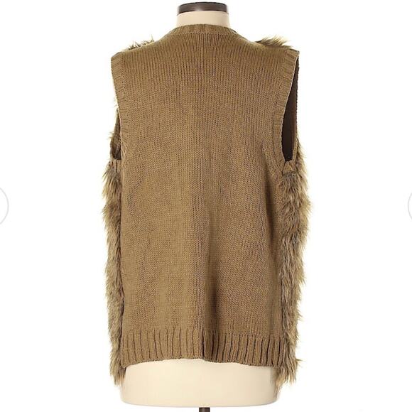 XHILARATION • Faux Fur Brown Sweater Vest - Picture 2 of 5